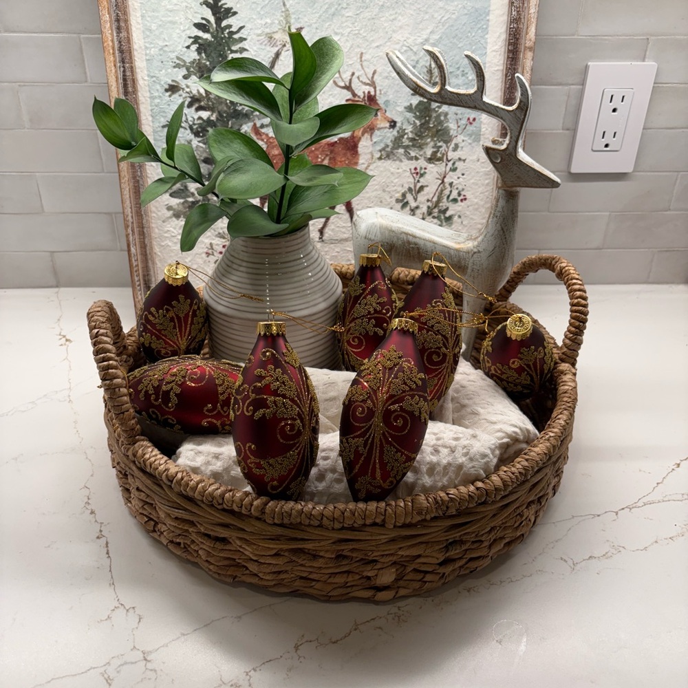 Elegant Red and Gold Holiday Ornaments